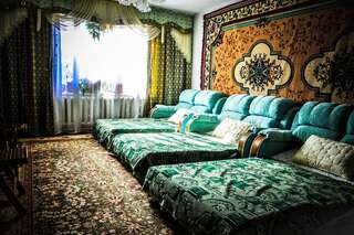 Гостевой дом Guesthouse Kishimzhan Talas Трехместный номер с основными удобствами и общей ванной комнатой-3
